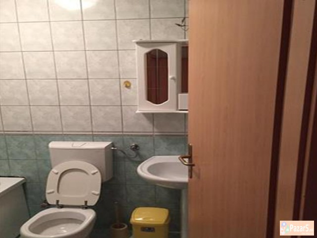 СЕ ИЗДАВА ТРОСОБЕН СТАН ВО КИСЕЛА ВОДА