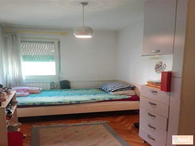 СЕ ИЗДАВА ТРОСОБЕН СТАН КАЈ КАПИТОЛ