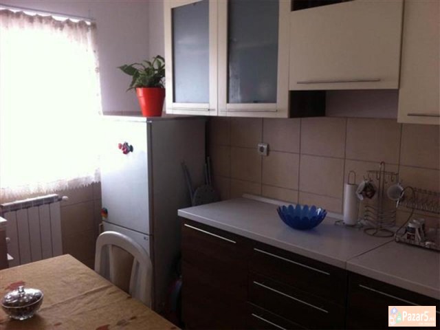 СЕ ИЗДАВА ТРОСОБЕН СТАН ВО ЦЕНТАР