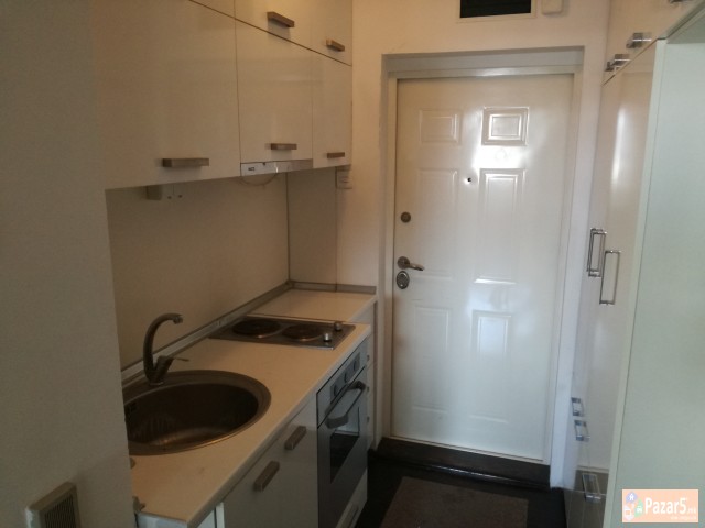  Издавам гарсоњера во Скопје Центар