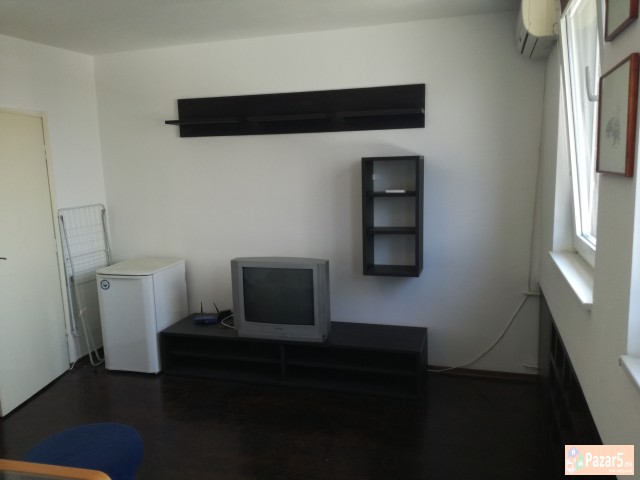  Издавам гарсоњера во Скопје Центар