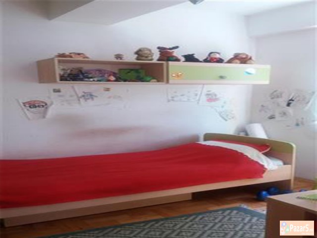 СЕ ИЗДАВА ТРОСОБЕН СТАН ВО МИЧУРИН