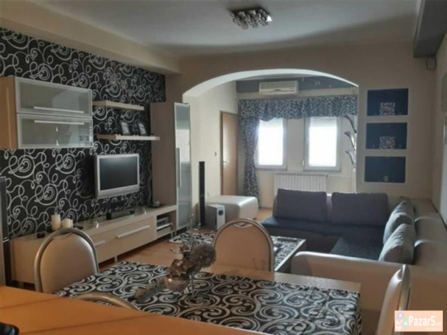 СЕ ИЗДАВА ТРОСОБЕН СТАН КАЈ НОВА ЖЕЛЕЗНИЧКА