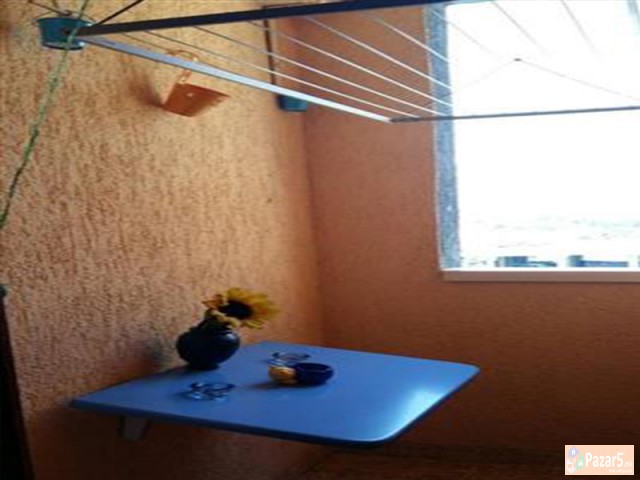 СЕ ИЗДАВА ТРОСОБЕН СТАН КАЈ НОВА ЖЕЛЕЗНИЧКА