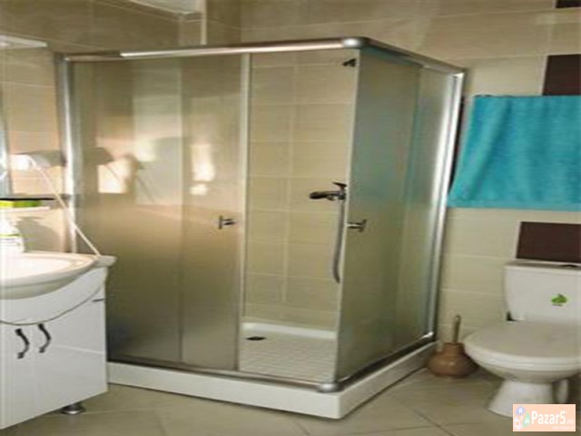 СЕ ИЗДАВА ТРОСОБЕН СТАН ВО ДЕБАР МААЛО