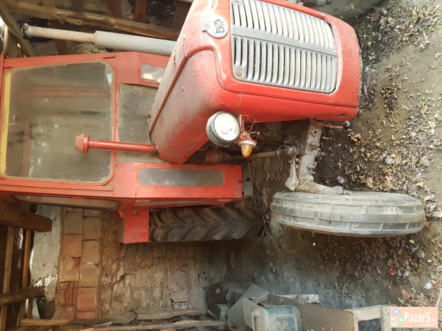 Трактор 533 сет со плугови и дрљачи