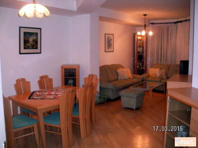 издавам трособен наместен стан во Центар