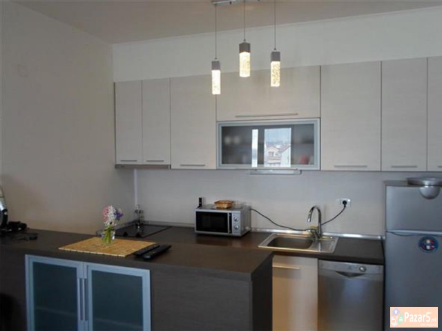 СЕ ИЗДАВА ДВОСОБЕН СТАН ВО ДЕБАР МААЛО