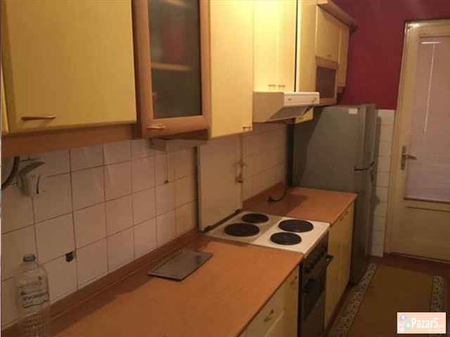 СЕ ИЗДАВА ТРОСОБЕН СТАН ВО АЕРОДРОМ