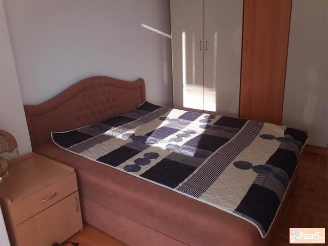 СЕ ИЗДАВА ДВОСОБЕН СТАН КАЈ Н.ЖЕЛЕЗНИЧКА