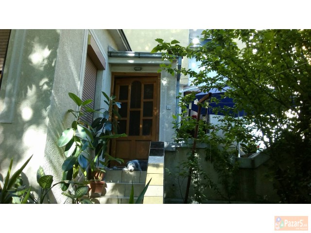 Деловен простор