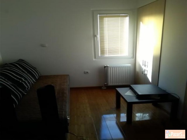 СЕ ИЗДАВА ДВОСОБЕН СТАН ВО АЕРОДРОМ