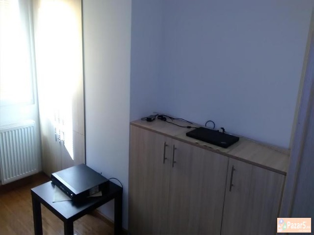 СЕ ИЗДАВА ДВОСОБЕН СТАН ВО АЕРОДРОМ