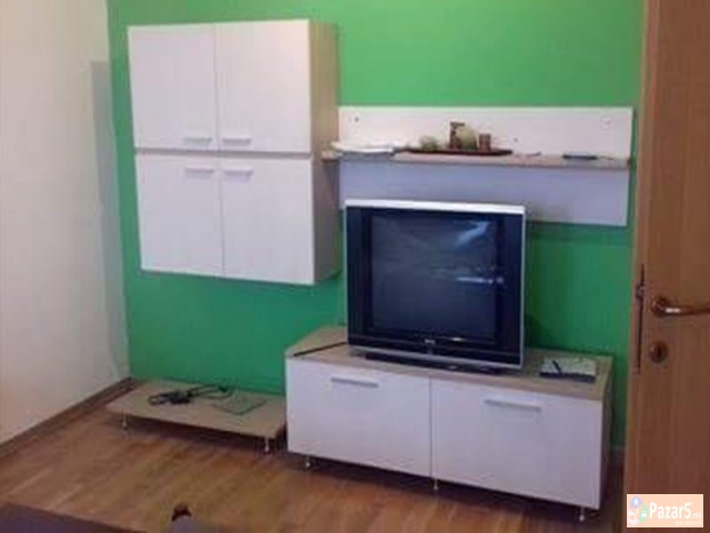 СЕ ИЗДАВА ТРОСОБЕН СТАН КАЈ УНИВЕРЗАЛНА САЛА