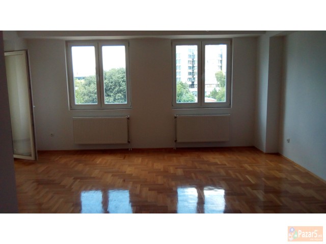 Изнајмувам стан во Центар-Маџир маало