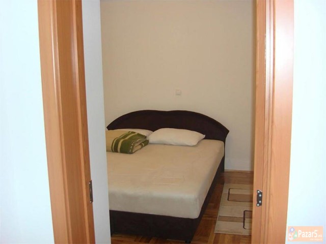 СЕ ИЗДАВА ТРОСОБЕН СТАН ВО ДЕБАР МААЛО