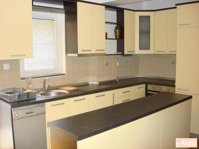 СЕ ИЗДАВА ТРОСОБЕН СТАН ВО ДЕБАР МААЛО