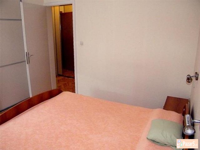 СЕ ИЗДАВА ТРОСОБЕН СТАН ВО ЦЕНТАР