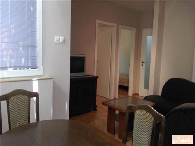 СЕ ИЗДАВА 4-СОБЕН СТАН ВО КАПИШТЕЦ