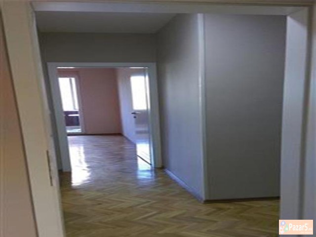 СЕ ИЗДАВА 4-СОБЕН СТАН ВО КАПИШТЕЦ