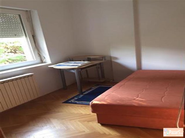 СЕ ИЗДАВА ТРОСОБЕН СТАН ВО КИСЕЛА ВОДА