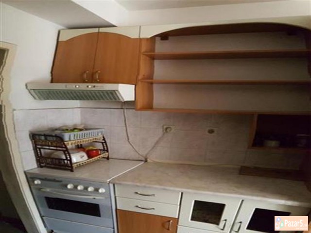 СЕ ИЗДАВА ТРОСОБЕН СТАН КАЈ НОВА ЖЕЛЕЗНИЧКА