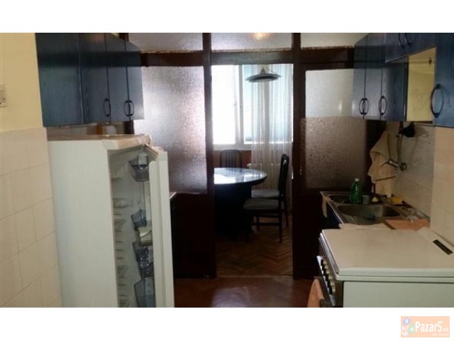 Се издава трособен стан кај Соборен Храм