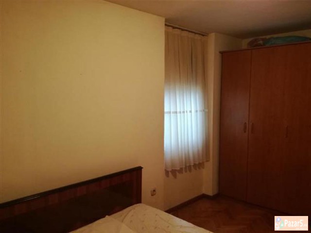 СЕ ИЗДАВА ТРОСОБЕН СТАН ВО АЕРОДРОМ