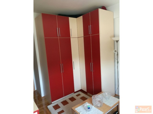 Prodavam Odlicno Socuvan Mebel