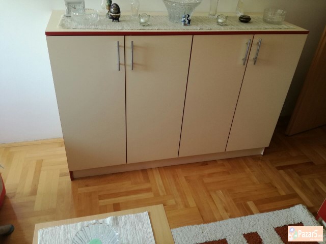 Prodavam Odlicno Socuvan Mebel