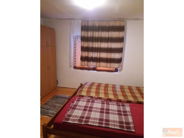 Издавам кат од куќа