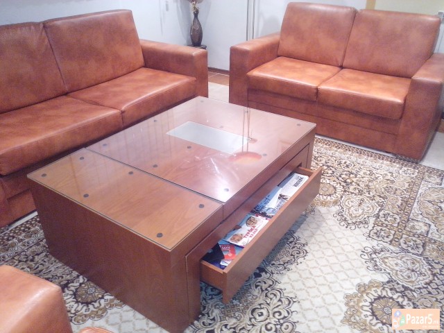 ПРОДАВАМ ГАРНИТУРА ЗА СЕДЕЊЕ