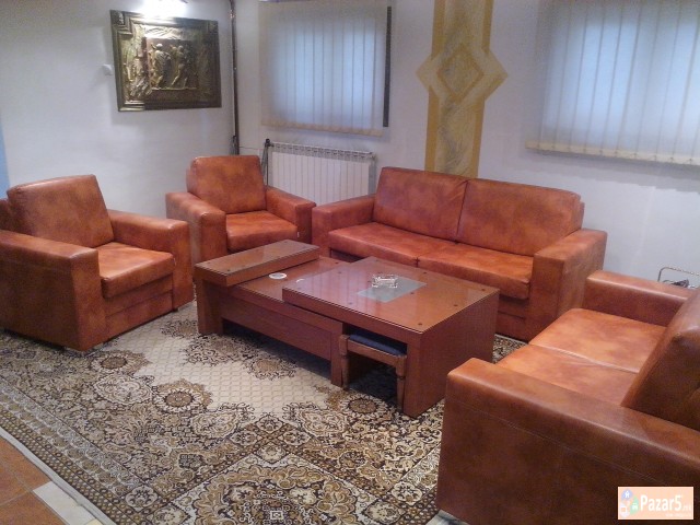 ПРОДАВАМ ГАРНИТУРА ЗА СЕДЕЊЕ