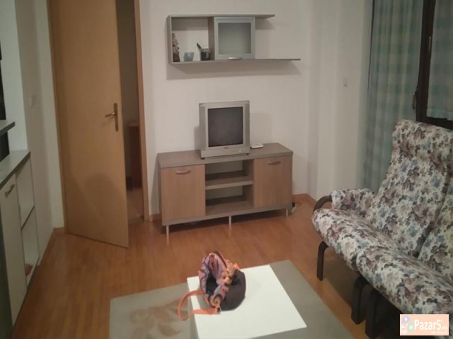 СЕ ИЗДАВА ДВОСОБЕН СТАН ВО ЦЕНТАР