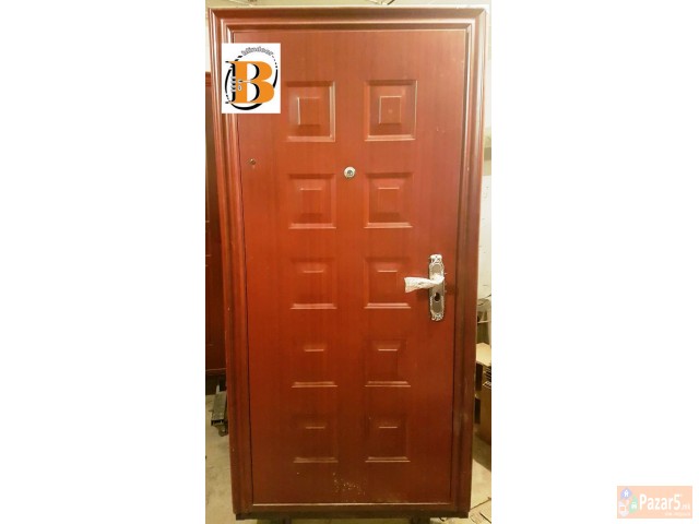 Blindirani Vlezni Vrati Plakanje Na Rati