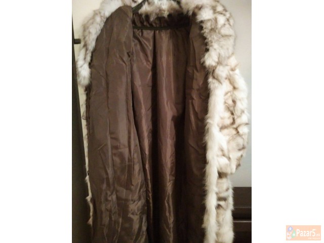 Se Prodava Bunda Od Krzno Od Lisica 