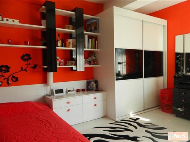 СЕ ИЗДАВА ЧЕТИРИСОБЕН СТАН ВО АЕРОДРОМ