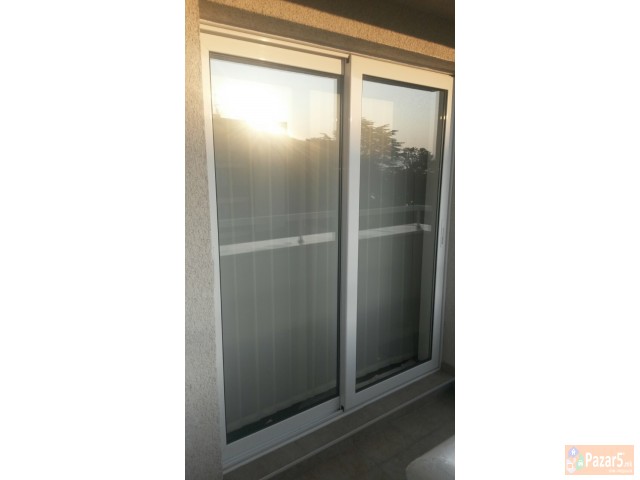 Се продаваат прозори