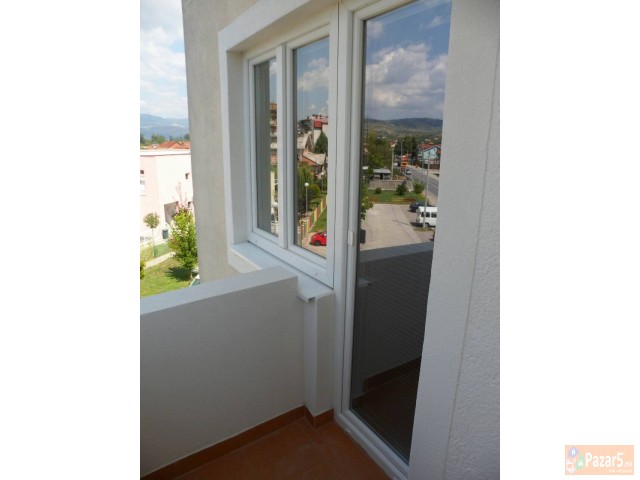 Se Prodava Kompletno Renoviran Stan