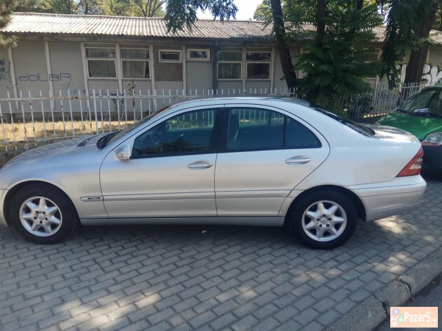 Odlicno Socuvan Mercedes C 200 Cd