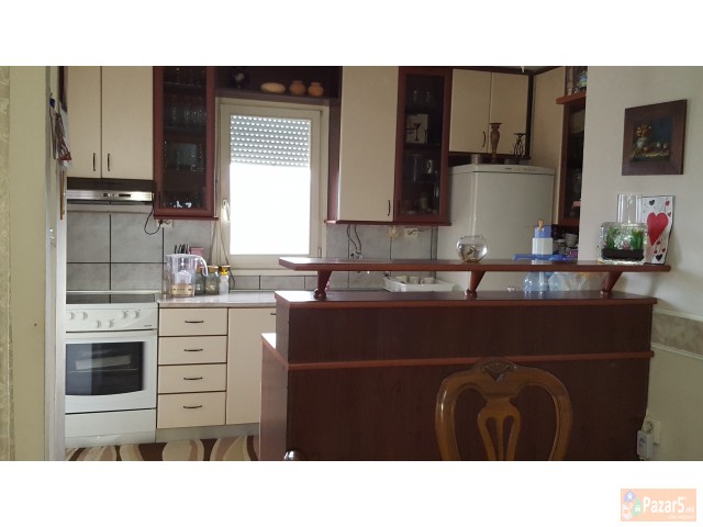 Се продава стан 83 м2 во Ново Лисиче со поглед пре