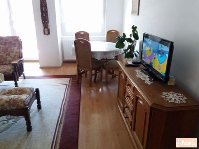 СЕ ИЗДАВА ТРОСОБЕН СТАН ВО КИСЕЛА ВОДА