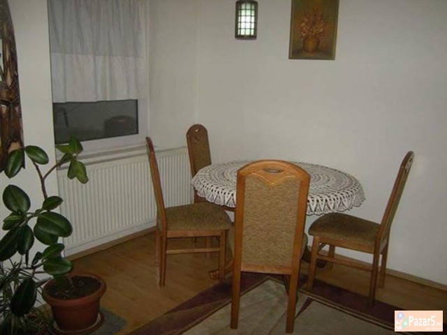 СЕ ИЗДАВА ТРОСОБЕН СТАН ВО КИСЕЛА ВОДА