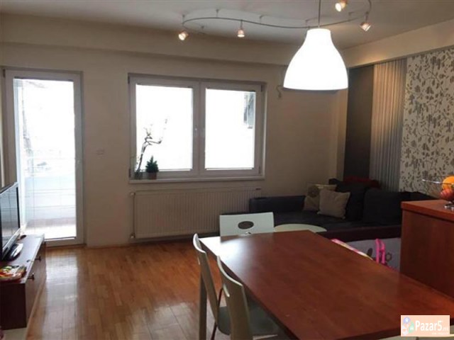 СЕ ИЗДАВА ТРОСОБЕН СТАН ВО ДЕБАР МААЛО