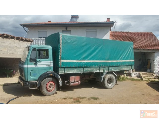 Kamion Mercedes 12.13