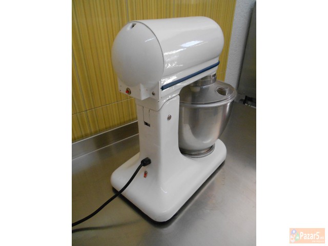 Prodavam Oprema Za Slatkari