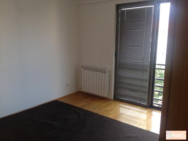 Se Izdava Deloven Prostor Vo Centar