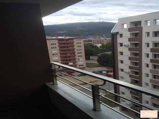 СЕ ИЗДАВА ТРОСОБЕН ПРАЗЕН СТАН ВО АЕРОДРОМ