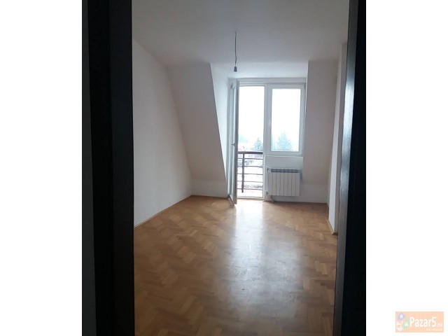 Се продава стан во Влае