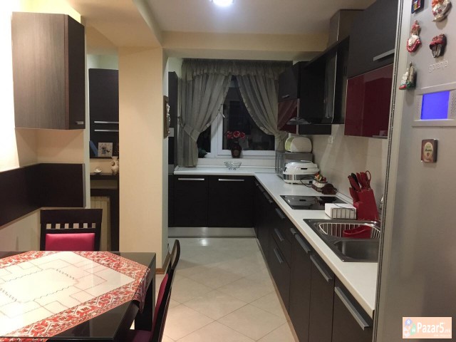 СЕ ПРОДАВА 4-СОБЕН СТАН ВО КАРПОШ 3